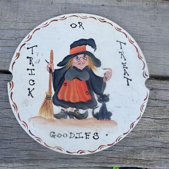 Halloween Hand Painted Primitive Treat Bowl Basket Cover Witch Black Cat - Picture 1 of 4